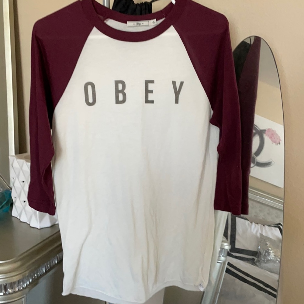 Obey, size Medium, cream/burgundy